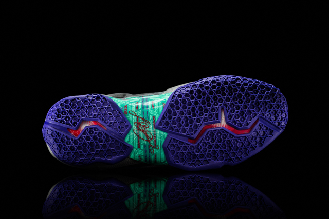Nike LeBron 11