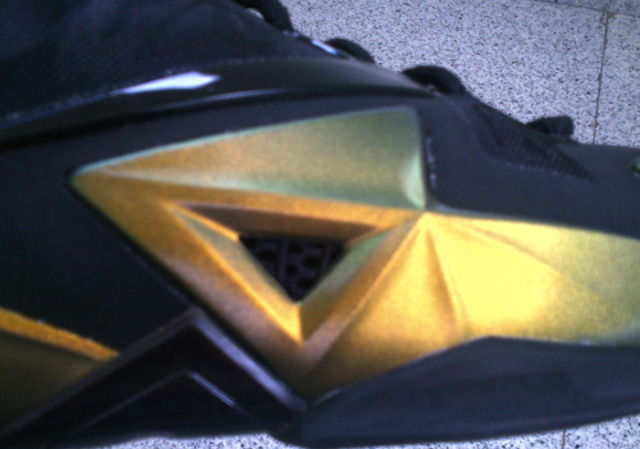 Nike LeBron 11