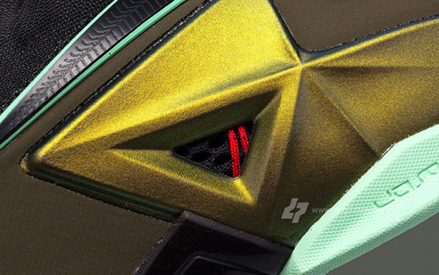 Nike LeBron XI