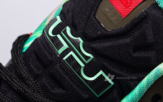 Nike LeBron XI