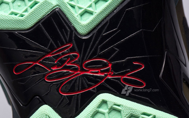 Nike LeBron XI