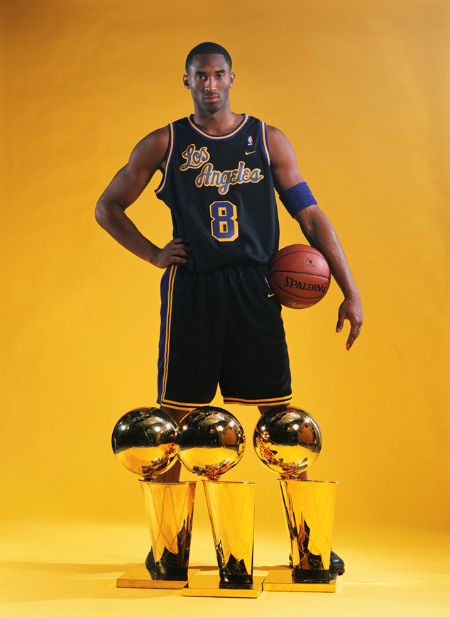 Un nouveau maillot noir pour les Lakers • Basket USA