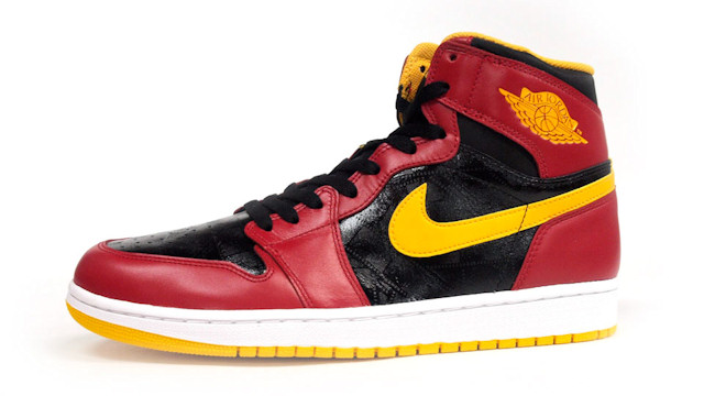 air-jordan-1-retro-high-og-hawks-highlight-reel-1