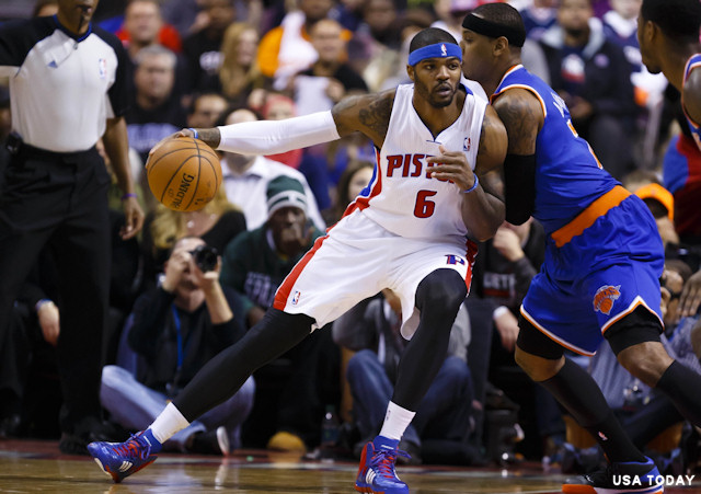 Josh Smith défie Carmelo Anthony