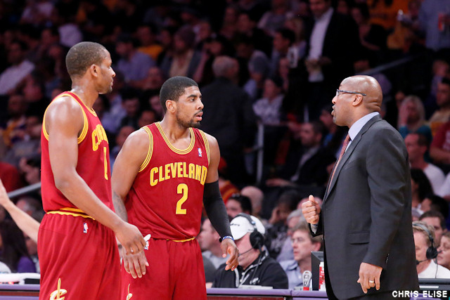 Kyrie Irving avec Mike Brown