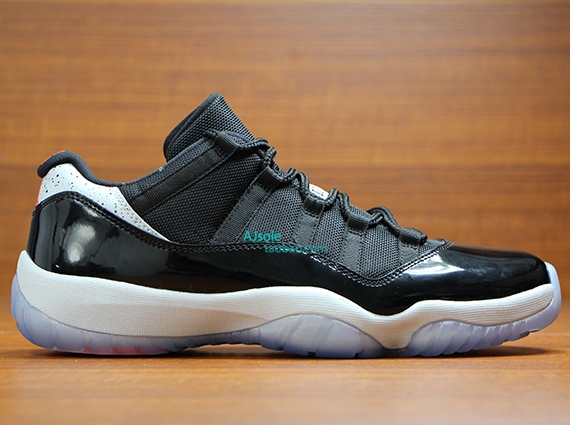air-jordan-11-low-retro-infrared-23-11