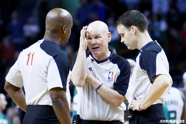 Les arbitres dans le collimateur