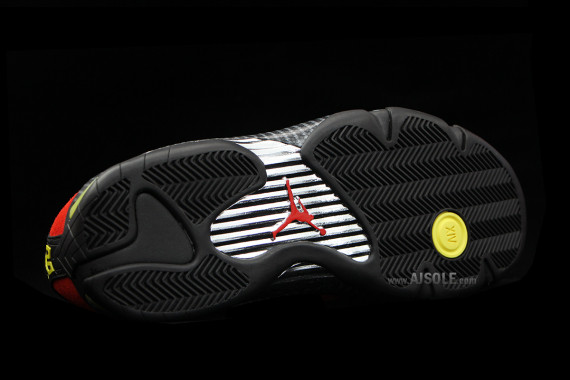 jordan-xiv-red-suede-ferrari-01-570x380
