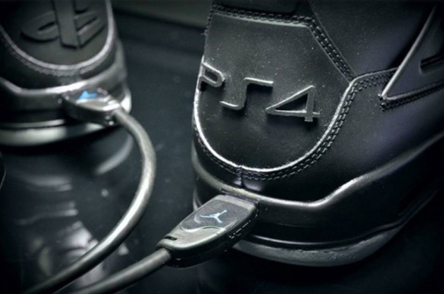 Air-Jordan-4-PlayStation-4-Custom-4-e1410801149367