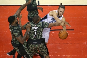 Evan Fournier (24 pts) fait vaciller le leader de la côte Est