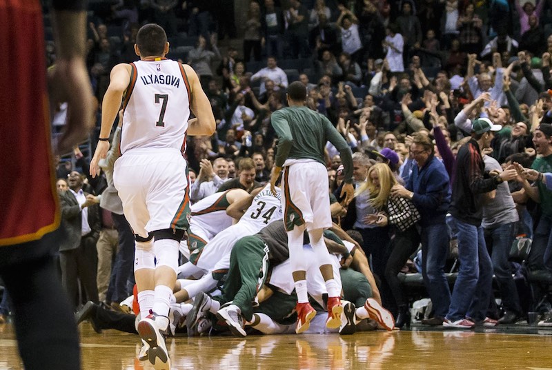 Le Heat battu sur un buzzer beater miracle de Khris Middleton