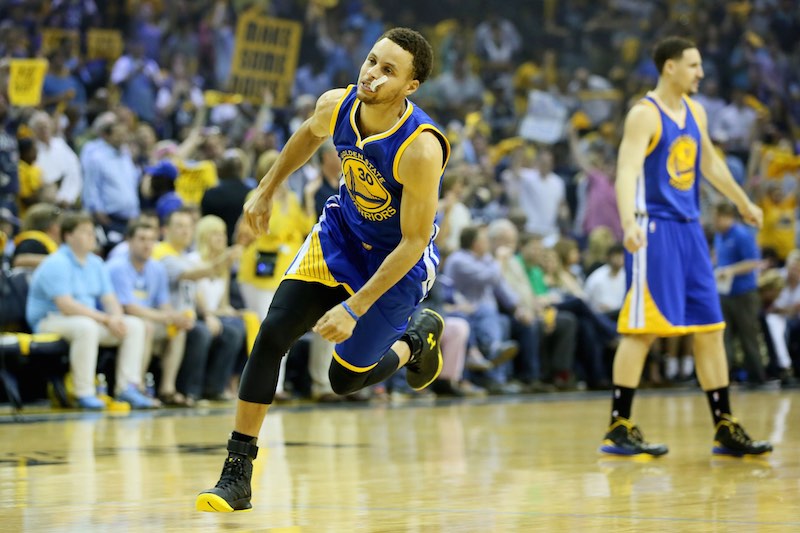 Déchaîné à 3-points, Stephen Curry envoie les Warriors en finale de conférence