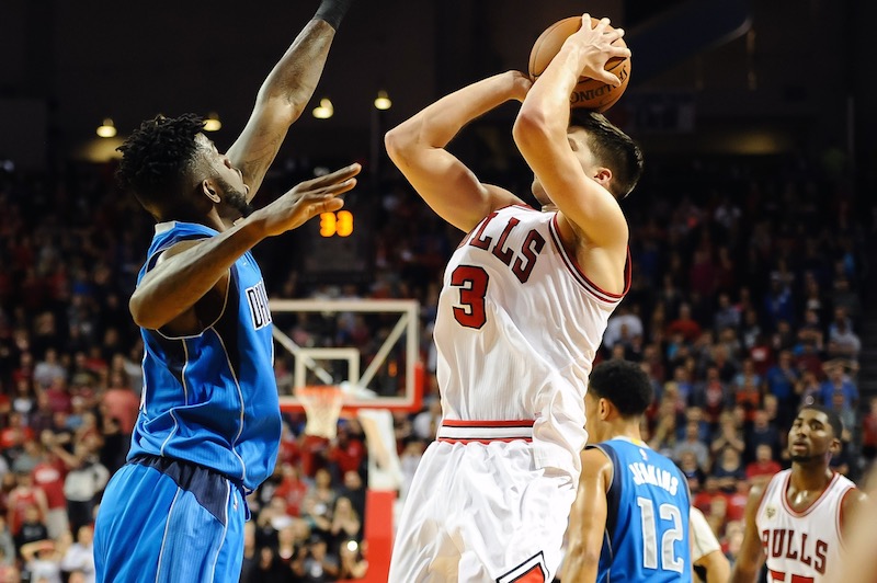 Les Bulls s'imposent à la dernière seconde sur ce tir en déséquilibre de McDermott