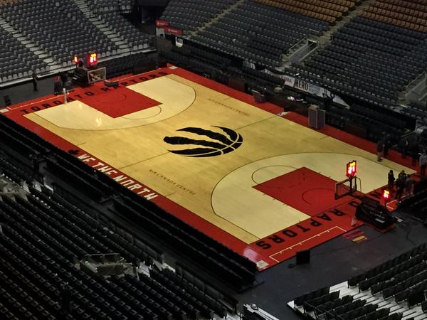 Les Raptors dévoilent leur nouveau parquet