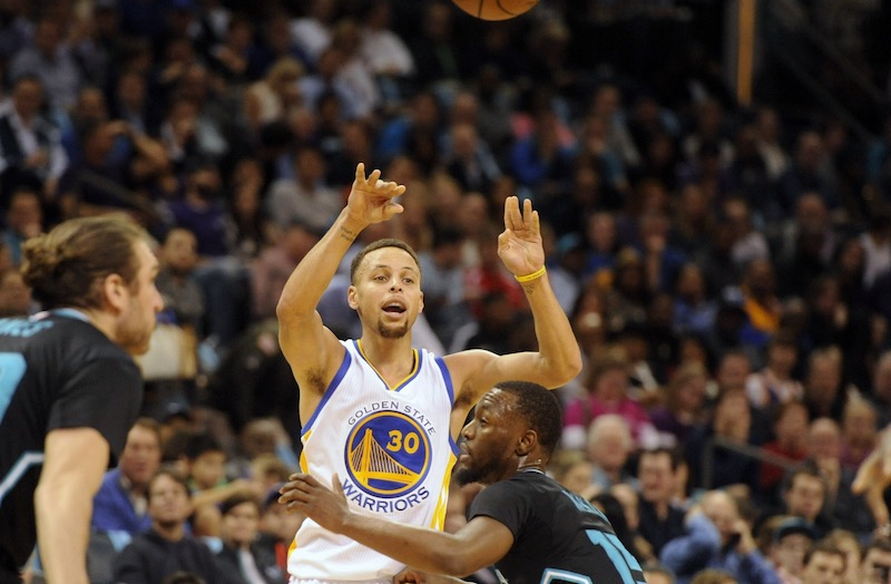 Eblouissant, Stephen Curry décroche un 20 sur 20 pour les Warriors