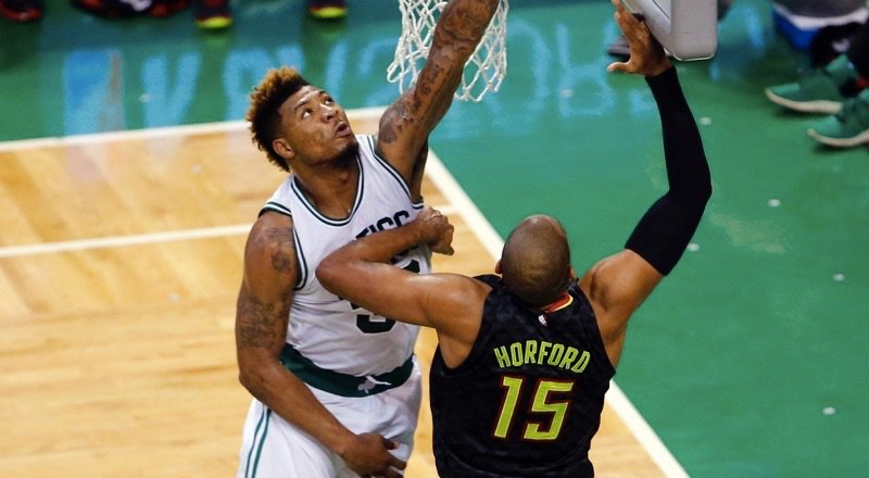 Marcus Smart plante 11 points dans le money time, tout en éteignant Paul Millsap