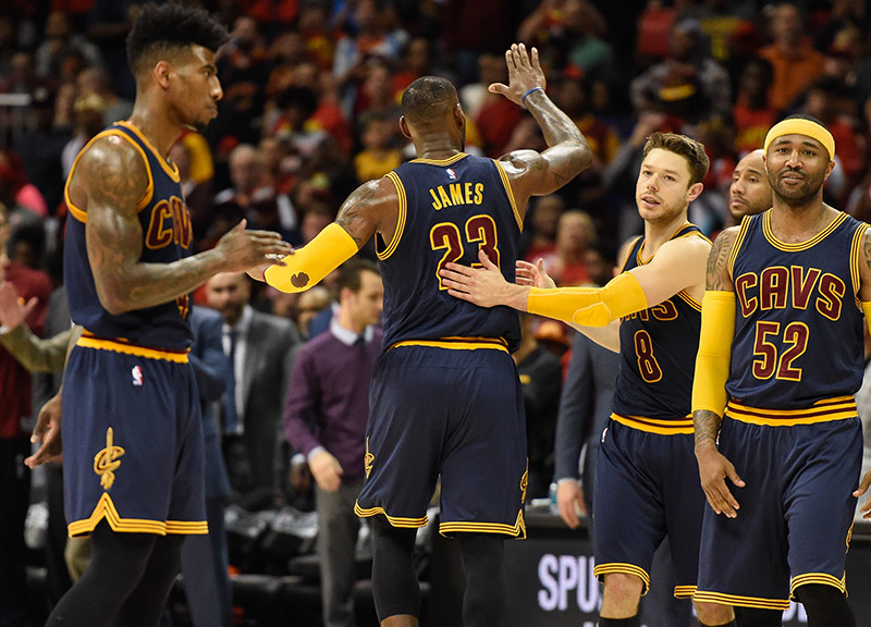 Auteurs de 21 tirs à 3-points, les Cavs mènent 3-0 face aux Hawks