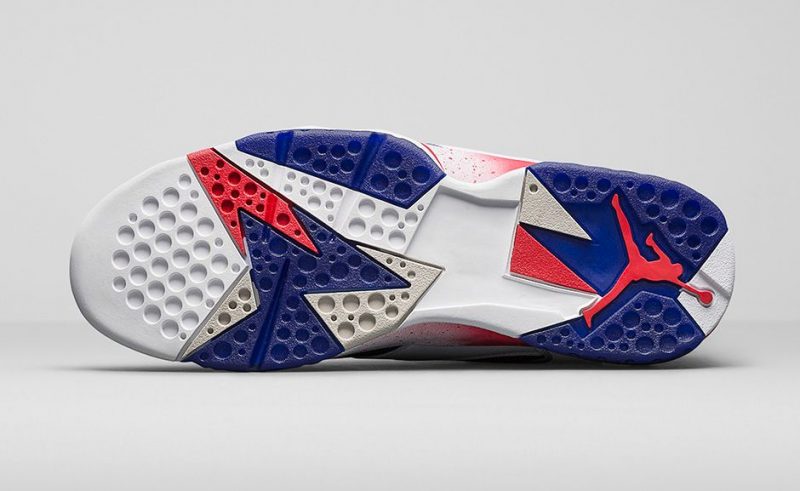 AIR-JORDAN-7-RETRO-WHITE-BLUE-OUTSOLE