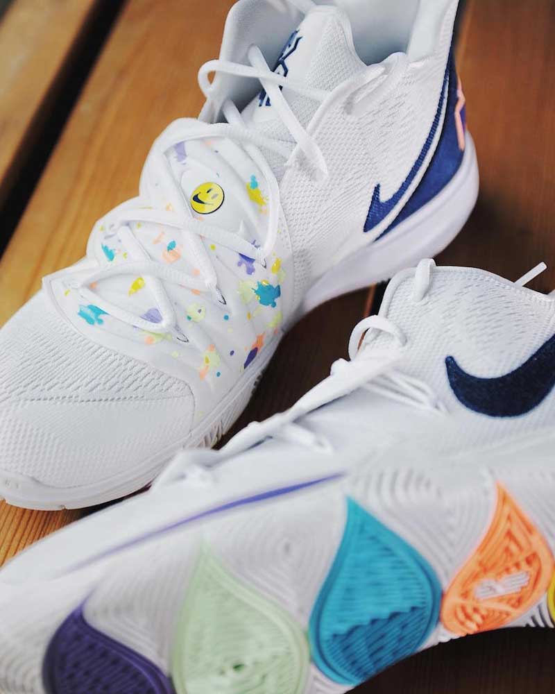 kyrie 5 smiley