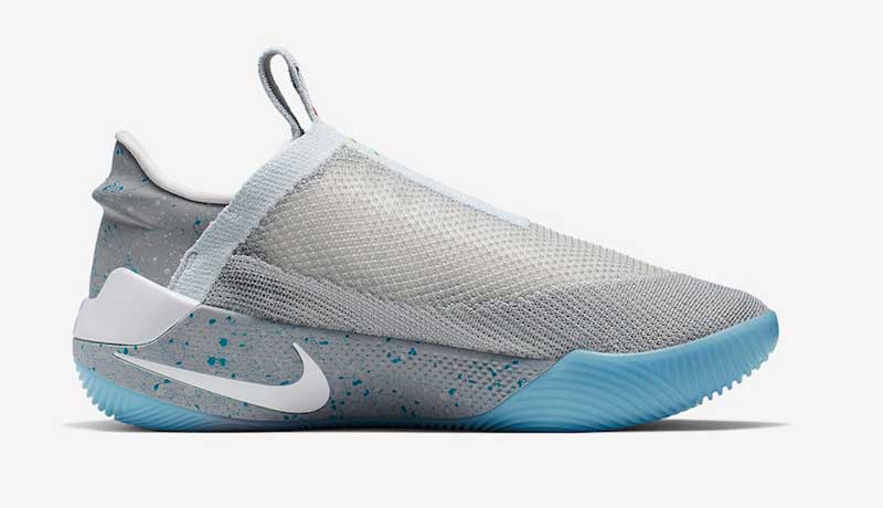 Le futur de la chaussure selon Nike : une basket connectée, auto-laçante  et à recharger - Numerama