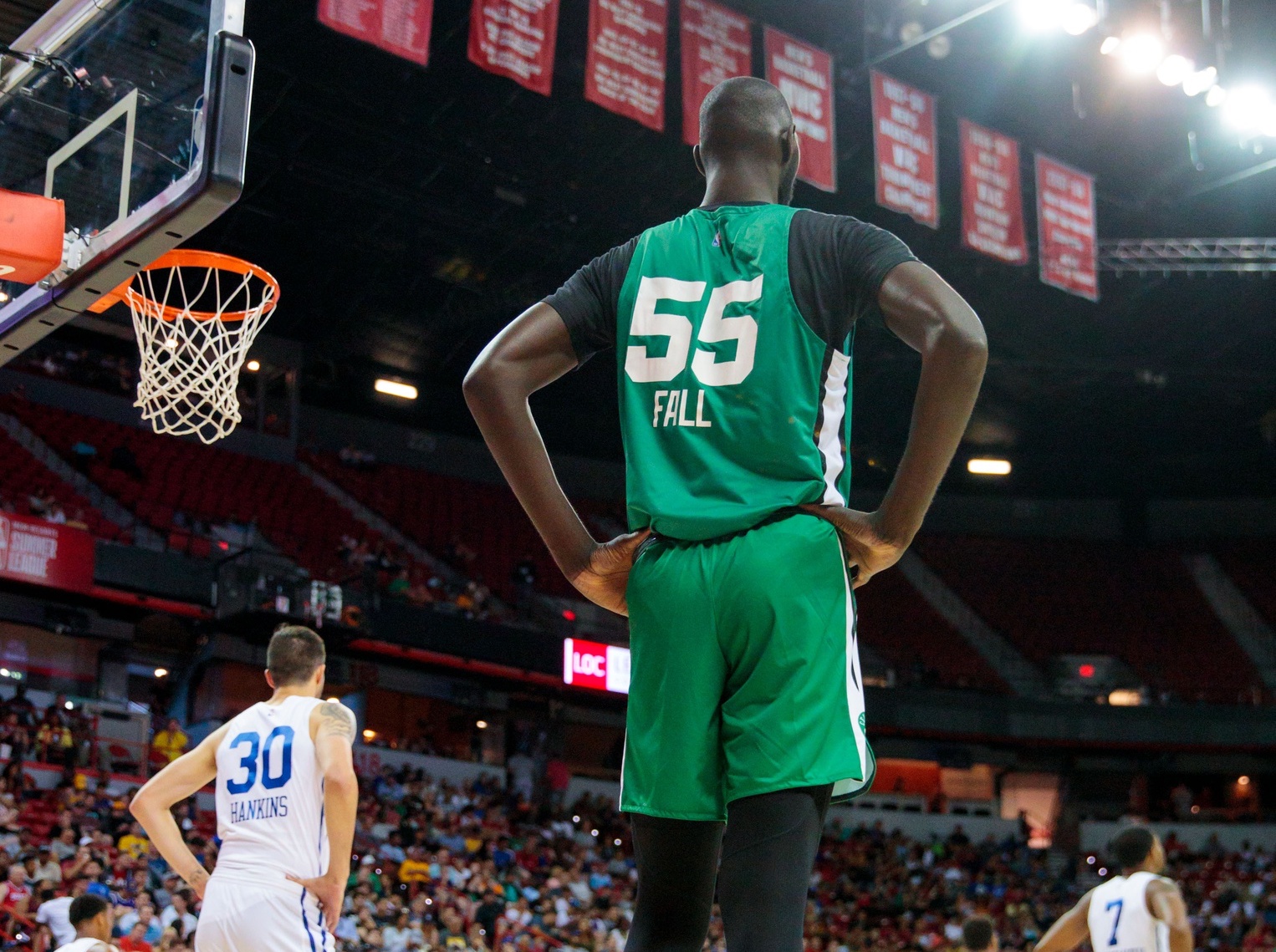 Basket - Horizon bouché pour Tacko Fall à Boston.