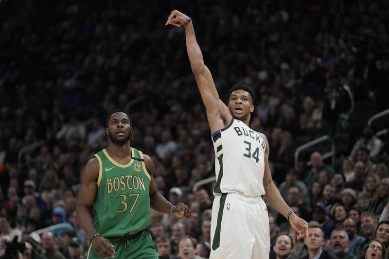 Jamais une équipe ne s'était qualifiée aussi tôt en playoffs dans le format à 16 équipes. Giannis Antetokounmpo et ses coéquipiers effacent des tablettes les Warriors de 2017.