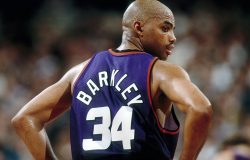 Le 20 mai 1993, Charles Barkley envoie David Robinson et les Spurs en vacances