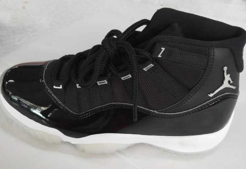 La Air Jordan 11 en noir et blanc pour les fêtes | NBA | Basket USA