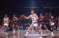 Le 4 juin 1976, les Celtics et les Suns disputent l’un des plus grands matches de l’histoire des Finals