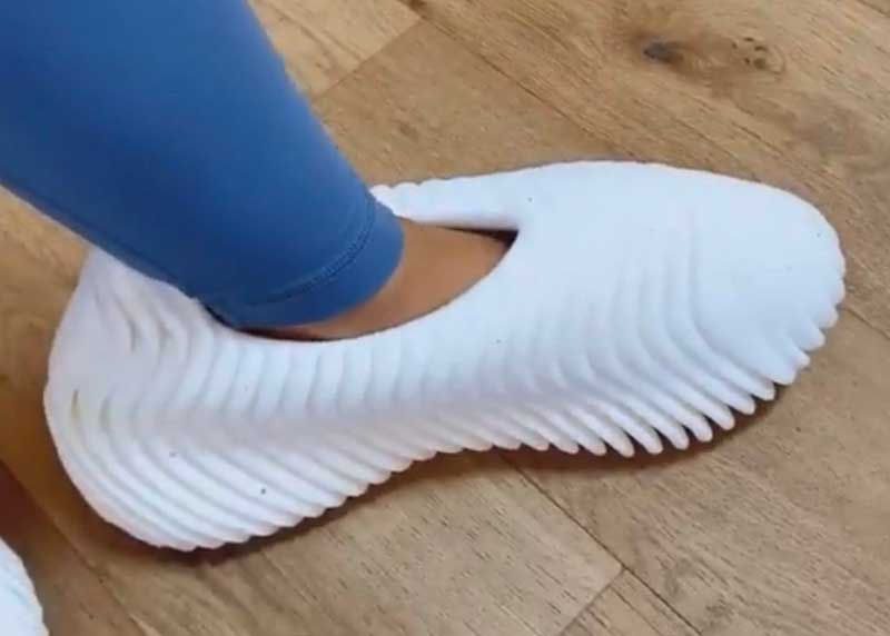 chaussure de kanye west adidas