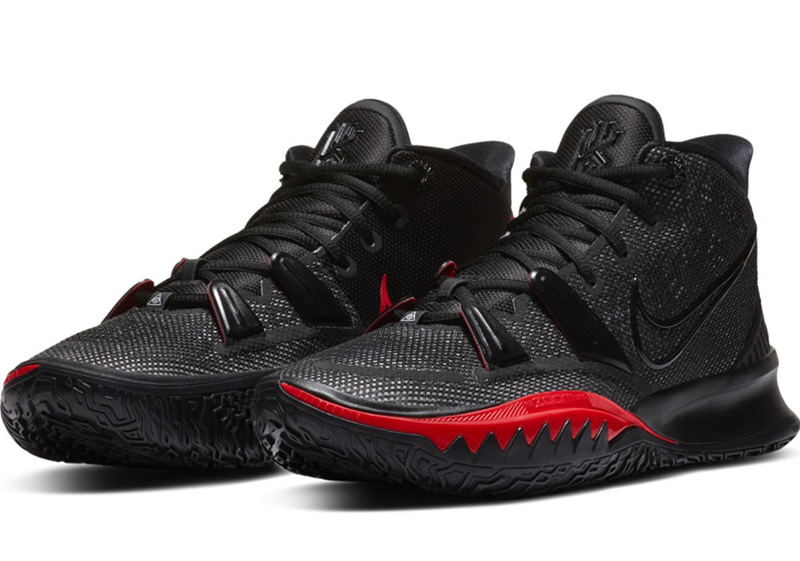 Chaussures online basketball soldes