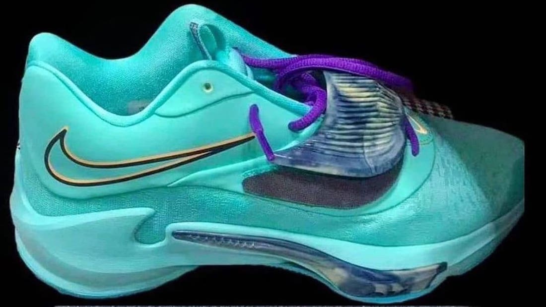 Giannis antetokounmpo sale tennis shoes