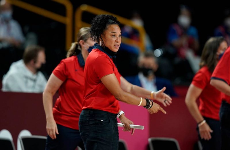 Candidate au poste de coach en NBA, Dawn Staley a apprécié son expérience  avec les Blazers • Basket USA