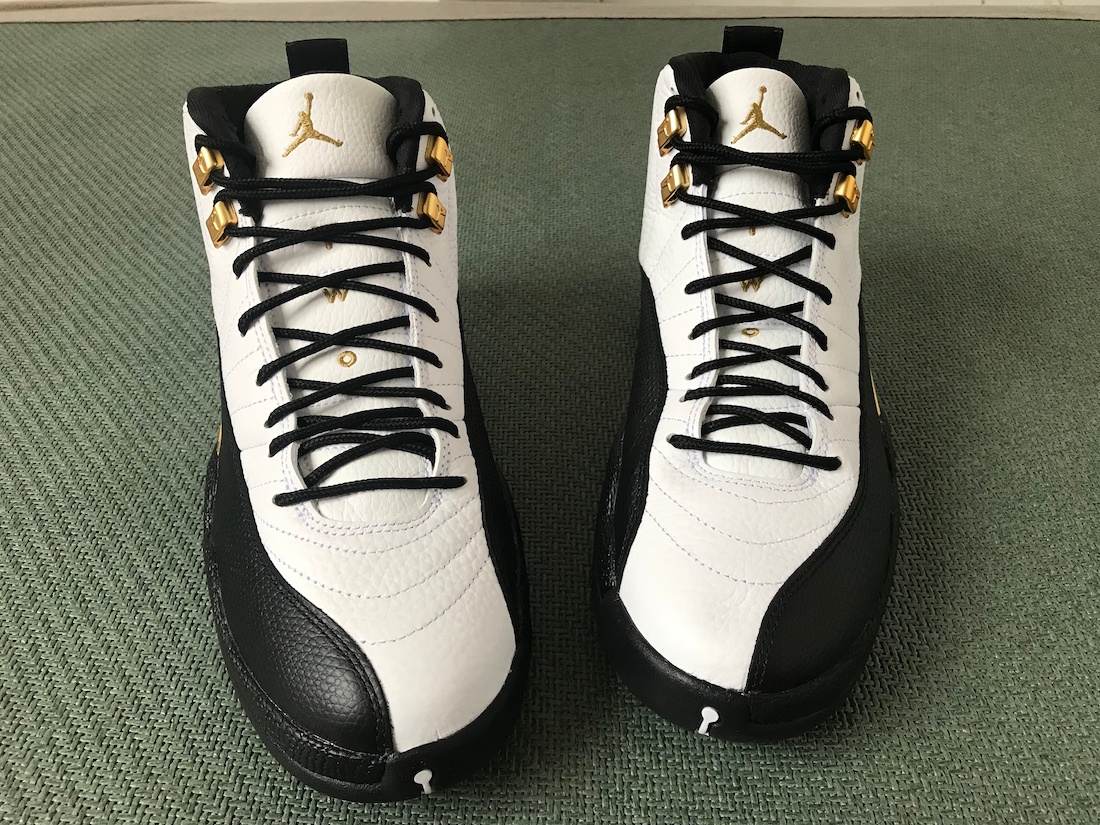 jordan 12 noir et blanc