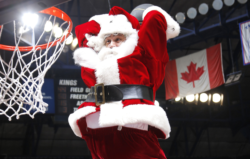 Joyeux Noel Et Bonne Année. Numéro 2021 Et Ballon De Basket-ball