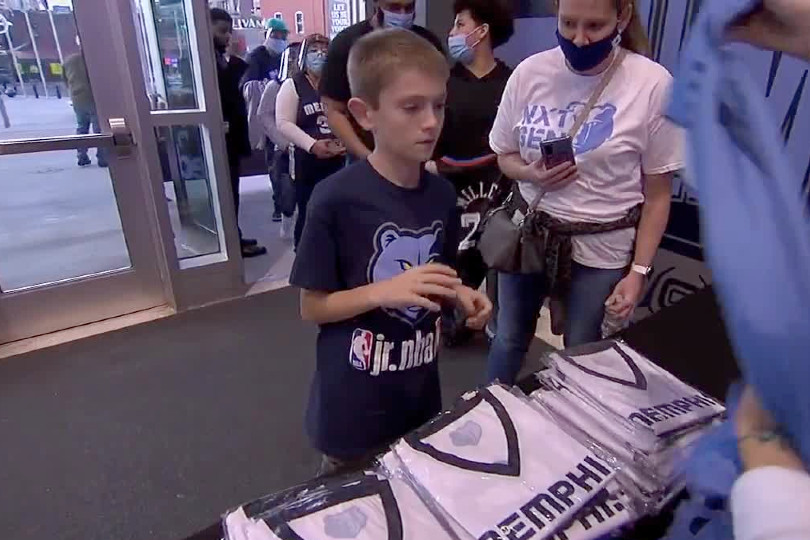 The Grizzlies allow their young fans to exchange jerseys from other teams |  NBA