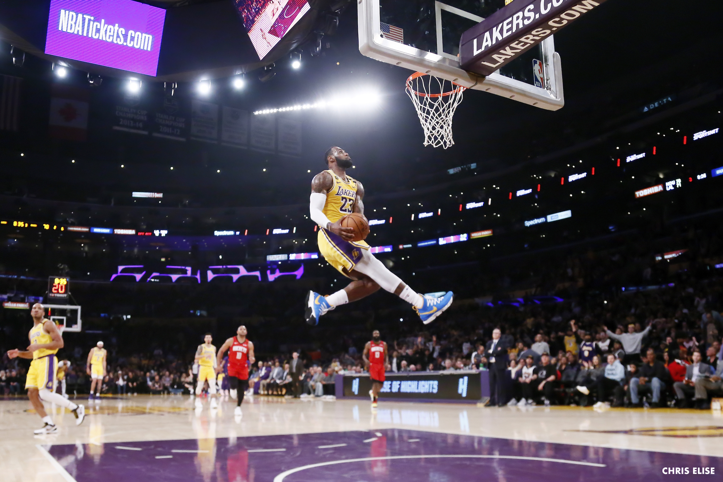 LeBron James beautifully replicates Kobe Bryant dunk (video) - NBC Sports