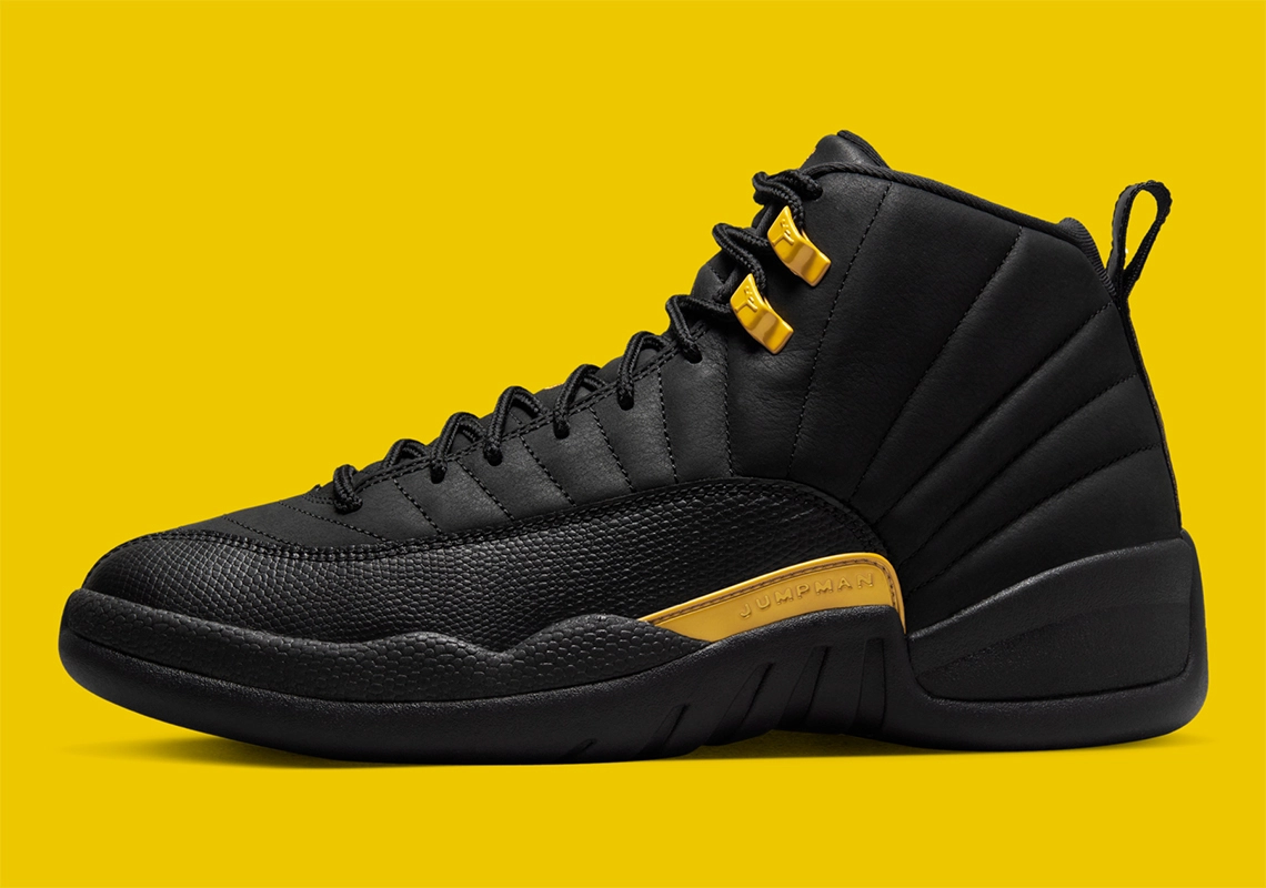 La Air Jordan 12 pied au plancher Basket USA