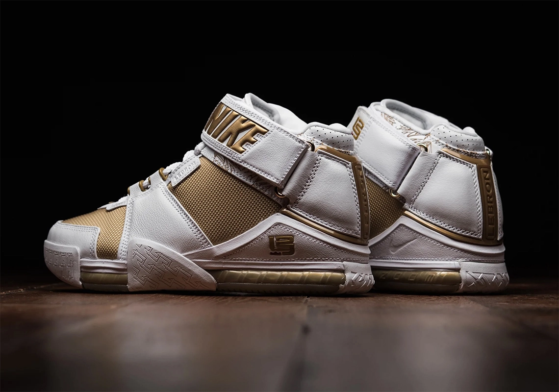 Le retour de la LeBron 2 Maccabi Basket USA
