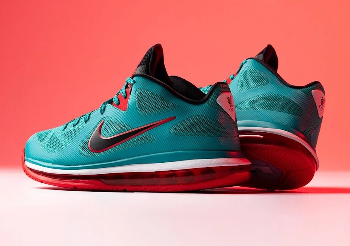 Leo un libro caminar mini Un retour renversant pour la LeBron 9 « Liverpool » | NBA