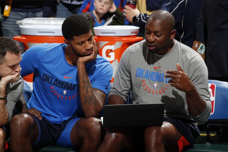 Adrian Griffin, nouveau coach des Bucks