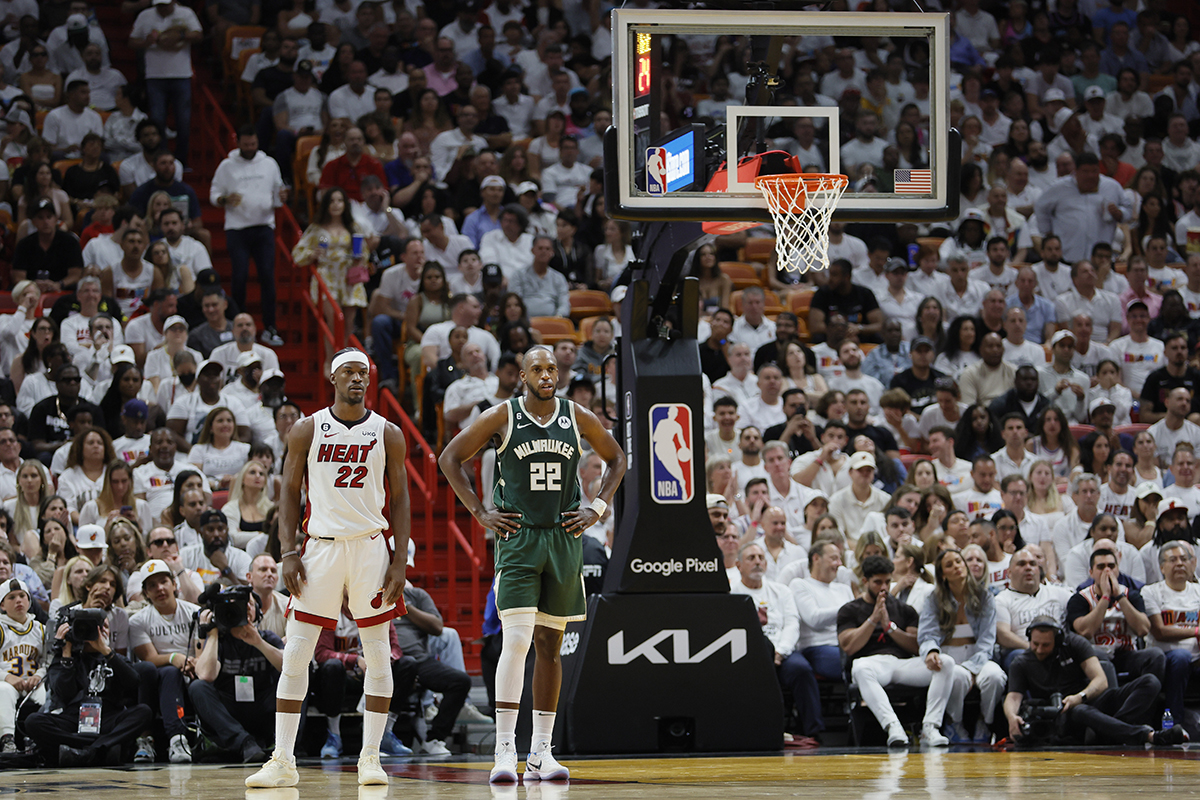 Jimmy Butler et Khris Middleton