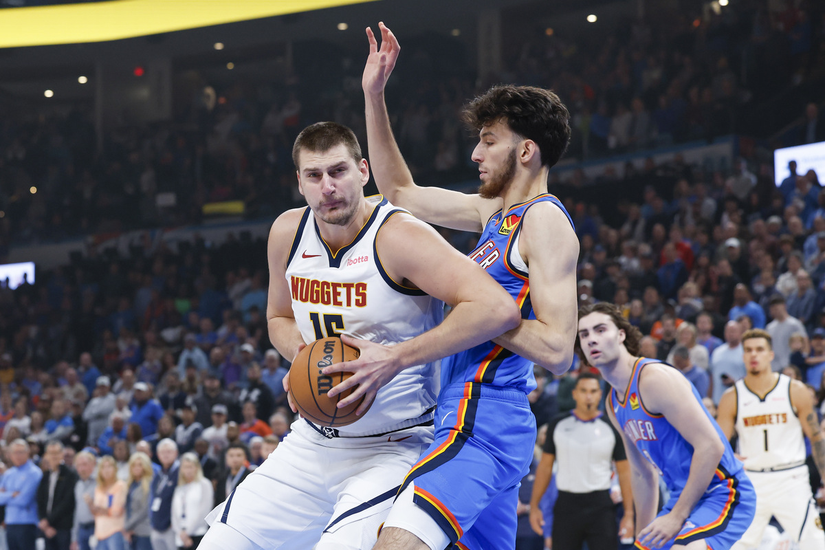 Nikola Jokic et Chet Holmgren