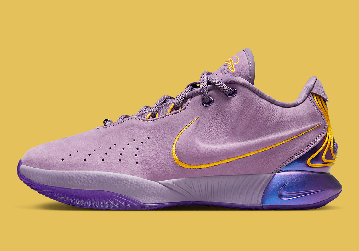 LeBron 21 