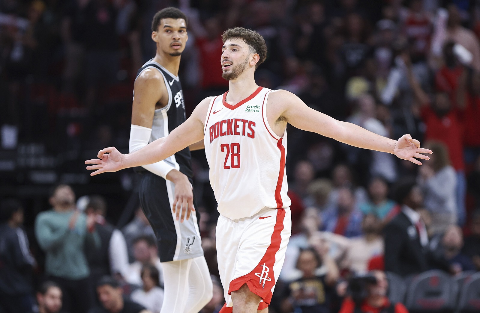 Alperen Sengun (Rockets) face à Victor Wembanyama (Spurs)