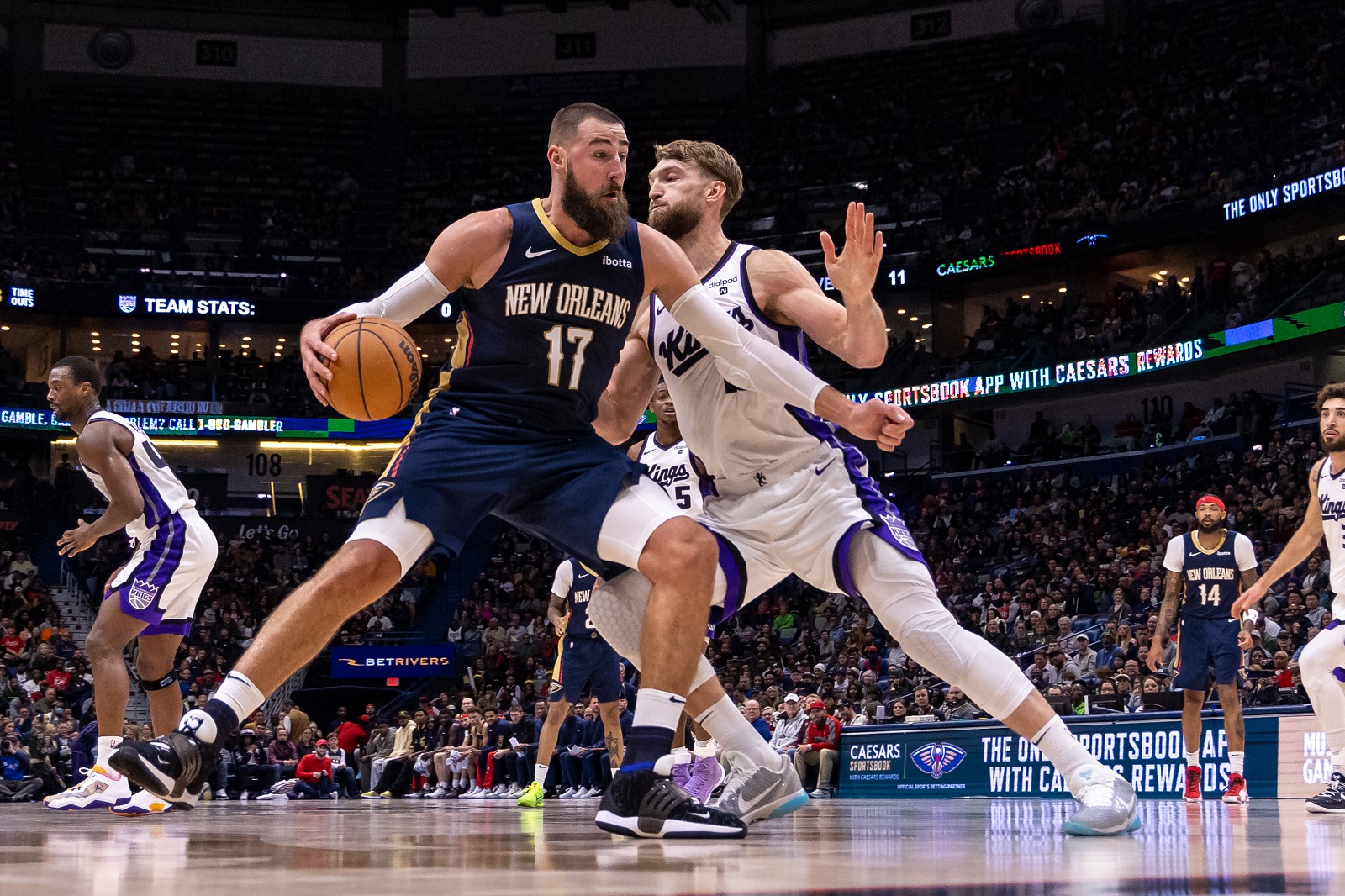 Jonas Valanciunas (Pelicans) face à Domantas Sabonis (Kings)