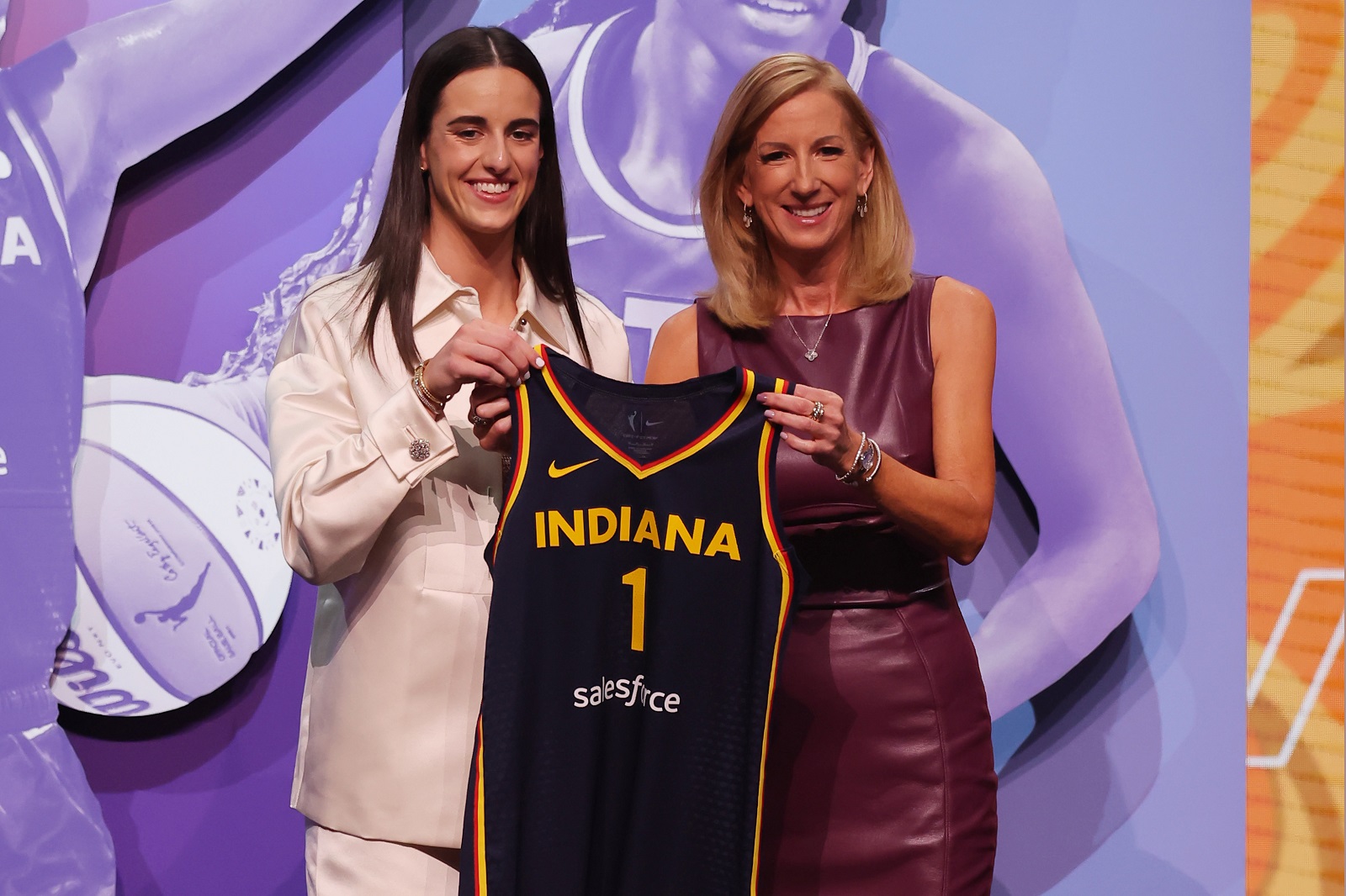 Caitlin Clark 1er choix du repêchage de la WNBA sélectionné par l'Indiana