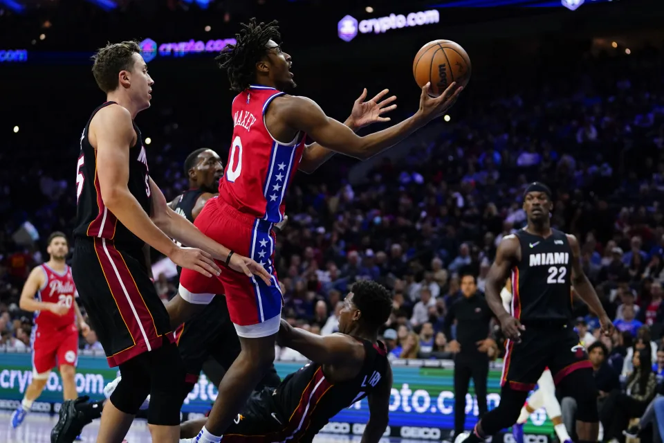 playoffs est