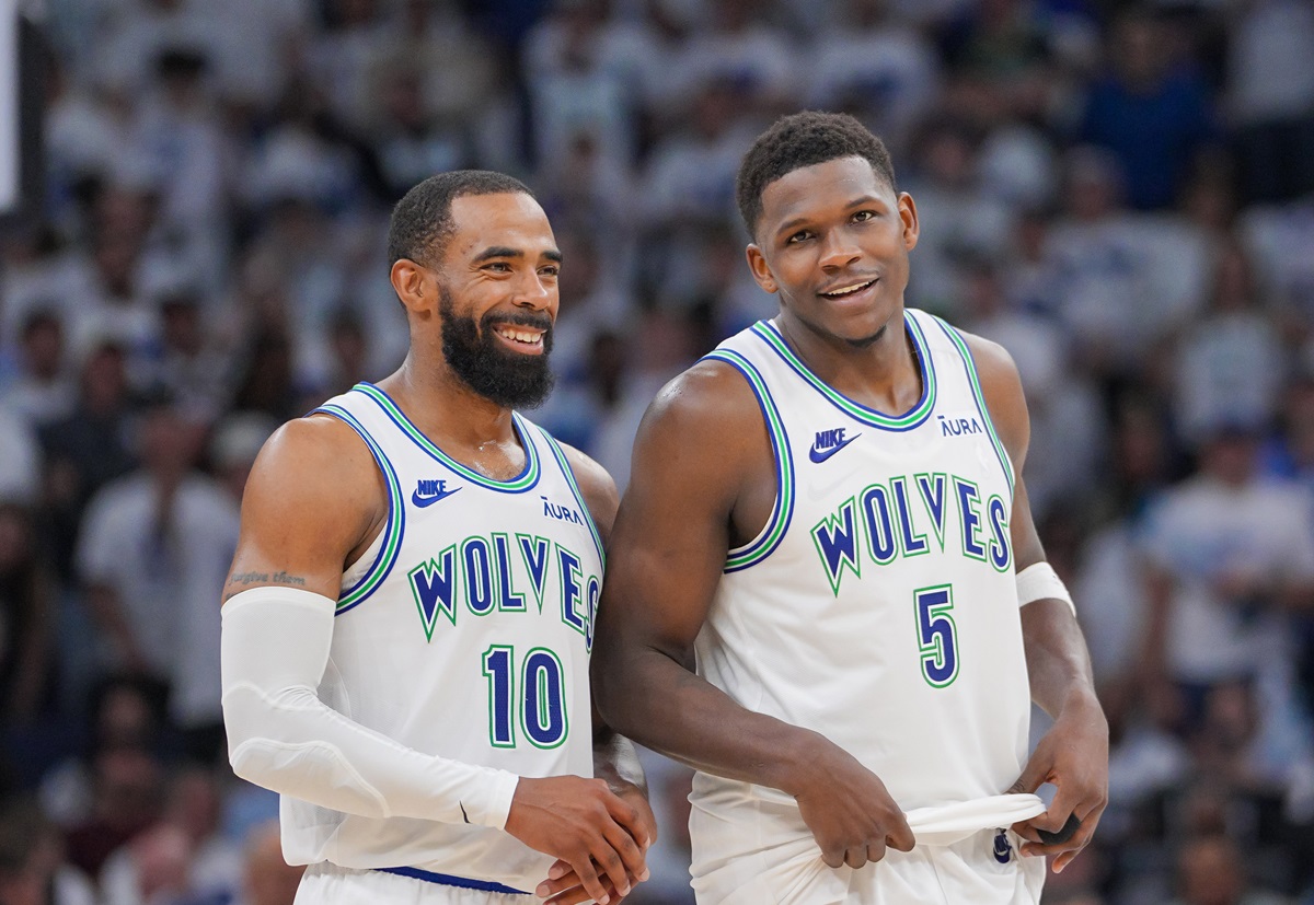 Mike Conley et Anthony Edwards Wolves