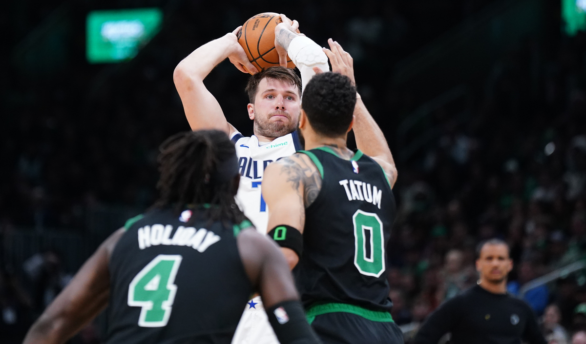 Luka Doncic et Jayson Tatum lors des NBA Finals 2024